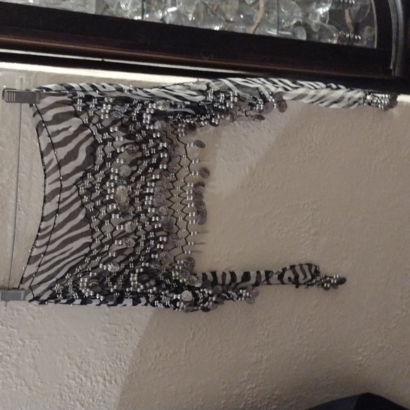 2 animal print scarves - Picture 3 of 4